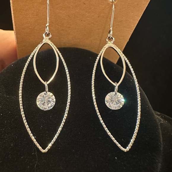 Elegant Silver Drop Earrings with Crystal Accents - Picture 4 of 5